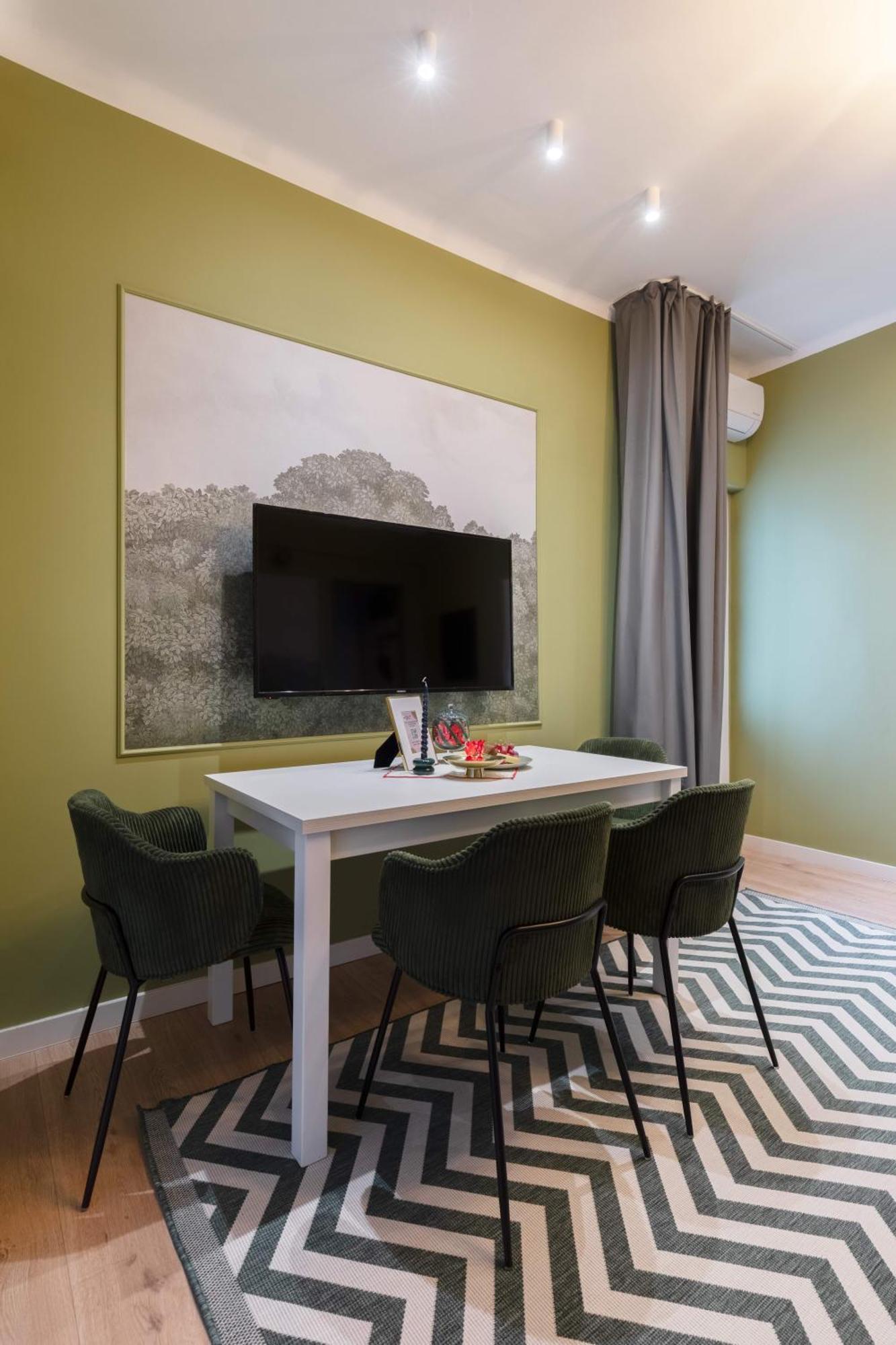 Holt - Out Of The Woods Apartment Bucharest Luaran gambar