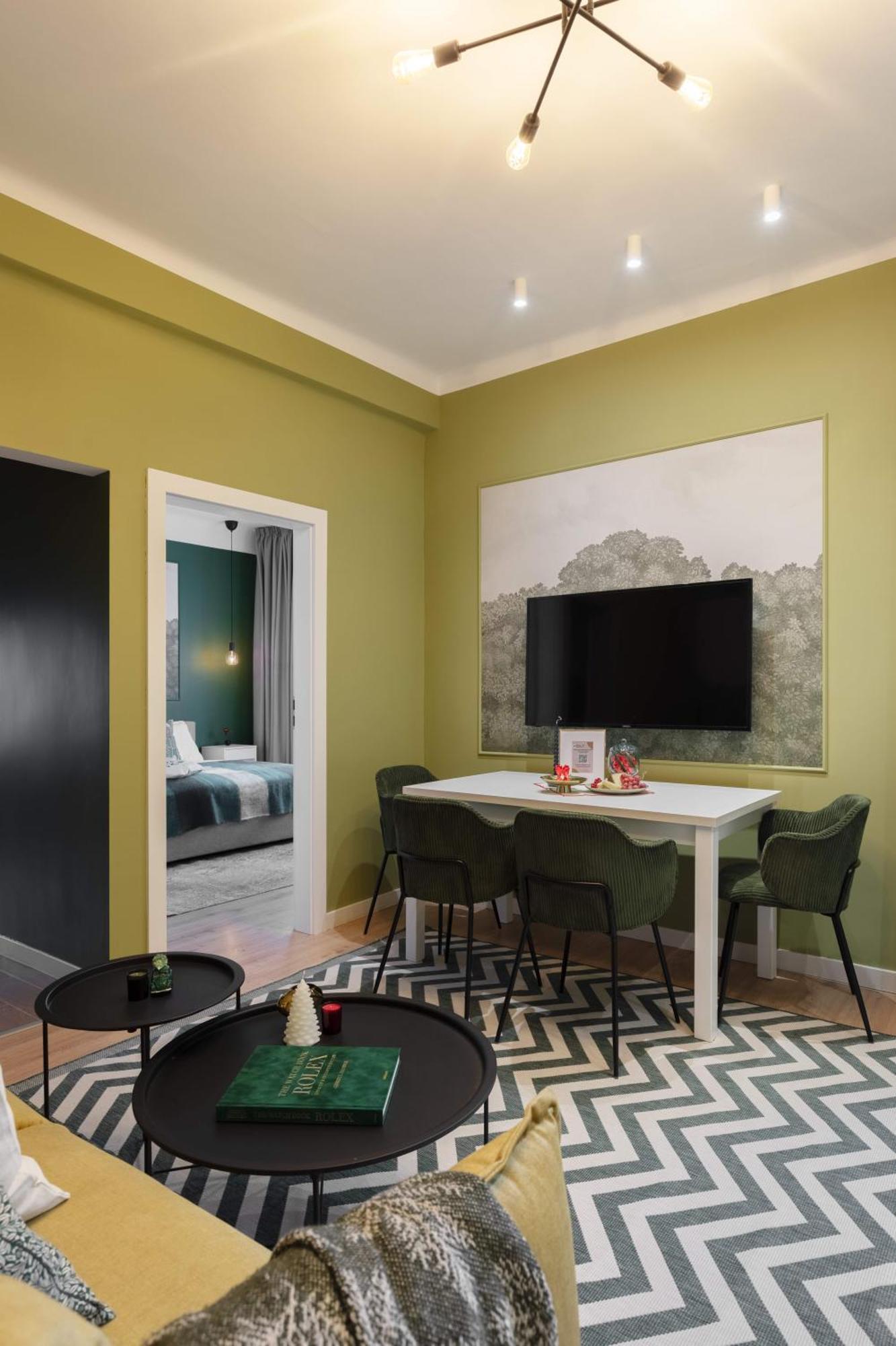Holt - Out Of The Woods Apartment Bucharest Luaran gambar