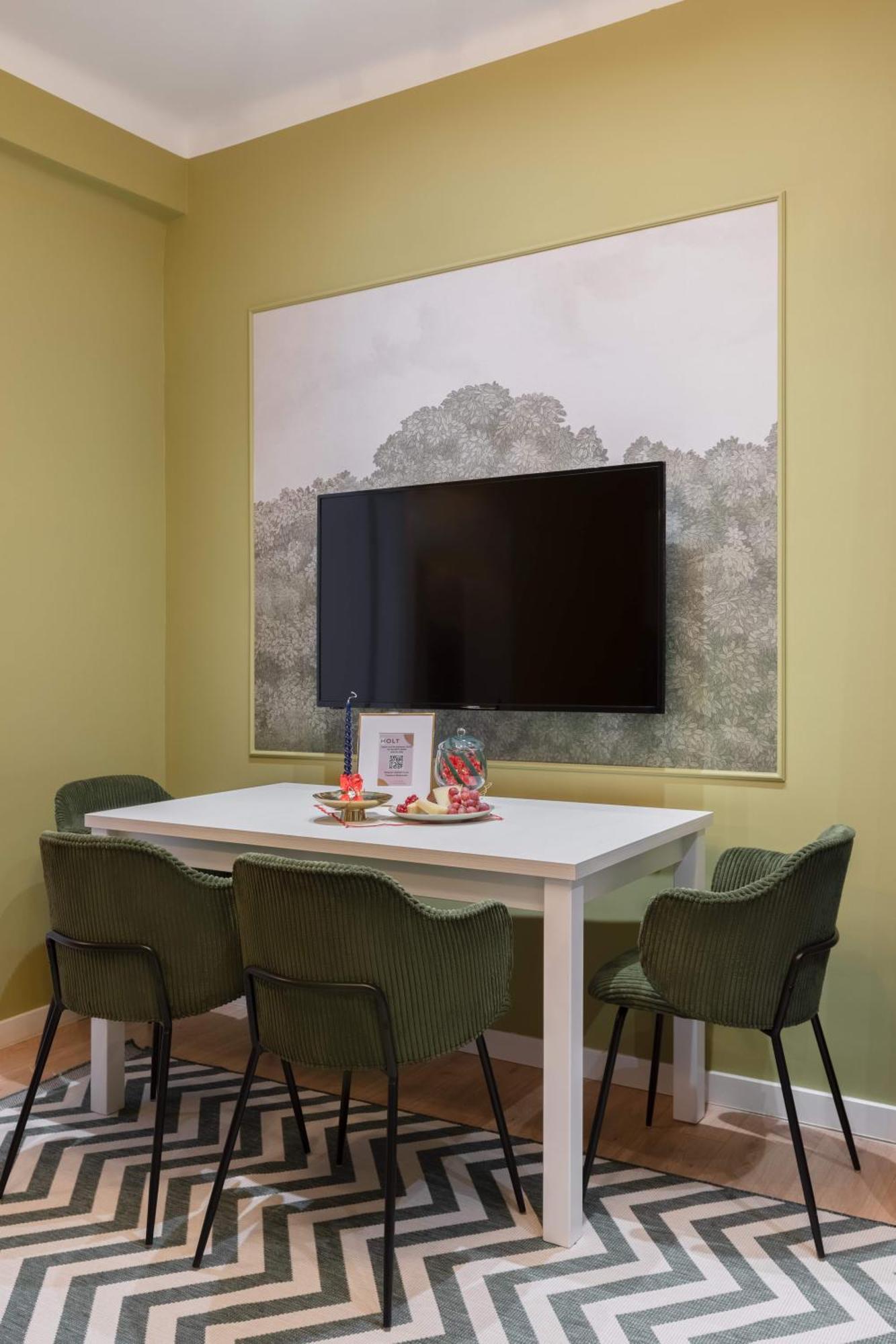 Holt - Out Of The Woods Apartment Bucharest Luaran gambar